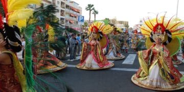 Carnavalul care zguduie Europa! Ce oferte incredibile aduce cea mai mare petrecere din Tenerife?