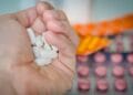 ATENȚIE! Cele mai comune medicamente fără rețetă pot duce la DEMENȚĂ. De ce nimeni nu vorbește despre asta?