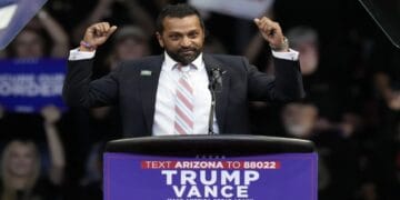 Războiul secret dintre FBI și Elon Musk! Ce a ordonat noul șef, Kash Patel, agenților săi după un mail exploziv? Detaliile care schimbă totul