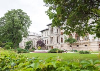 Administrația Prezidențială și-a deschis porțile! Acum, Palatul Cotroceni poate fi vizitat de populație!