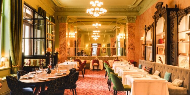 Un singur restaurant din România este ca la carte! Are un meniu semnat de un chef cu două stele Michelin