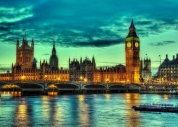 Regatul Unit schimbă regulile de intrare sau tranzitare. Au impus o taxă pentru cei care vor să intre în țară