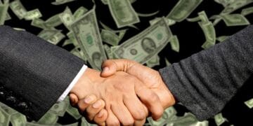 Mare atenție. Banii împrumutați cash au intrat în vizorul ANAF. Care e limita permisă de lege