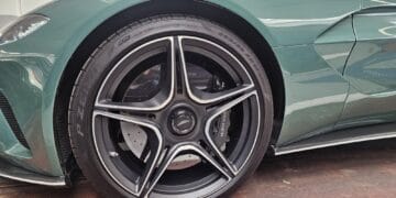 O bijuterie pe roți va apărea pe străzile din România: Iată mașina de 1 milion de Euro care întoarce toate privirile!