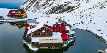 Cabana Bâlea Lac de pe cel mai frumos loc din lume. Sistemul de încălzire desfată turiștii până la aproape minus 30 de grade