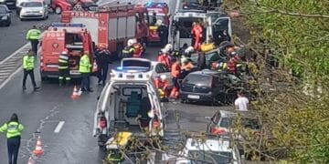 Carambol pe un pod foarte tranzitat. Șase mașini lovite de un șofer care a pus brusc frână