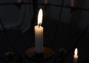 Tragedie fără margini. Au plecat în vacanță cu familia și s-au întors distruși de durere. Poliția a intrat pe fir