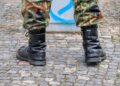 Un militar a fost găsit împușcat în zona capului! Tentativă de sinucidere sau arma s-a descărcat accidental?