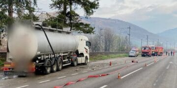 ALERTĂ pe șosele. Scurgeri de acid sulfuric. Oameni evacuați. Trafic restricționat