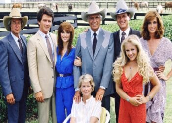 Celebrul serial „Dallas” care i-a ținut pe români cu sufletul la gură este difuzat din nou. Primul episod poate fi văzut din aprilie