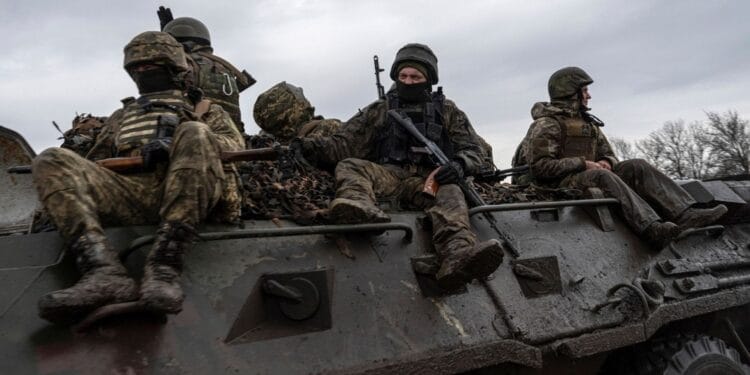 Pleacă sau nu românii la război? Dilema care îi bagă pe mulți bărbați în spaimă. O lege spune care este realitatea!