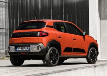 Cum a ajuns să coste o Dacia nou nouță, jumătate de preț. De unde o puteți achiziționa la doar 8000 de euro