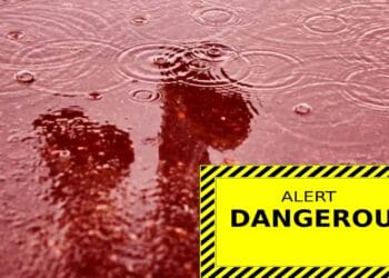 Fenomen straniu în România, așteptat în noaptea de Înviere. O ploaie roșiatică care va face ravagii, distruge și mașinile de pe străzi!