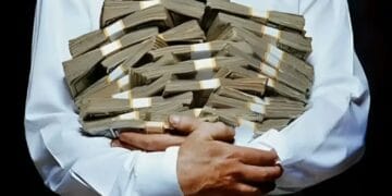 Vești bune pentru toți românii care au de luat bani de la Stat, înainte de Paște. Mare anunț a fost făcut