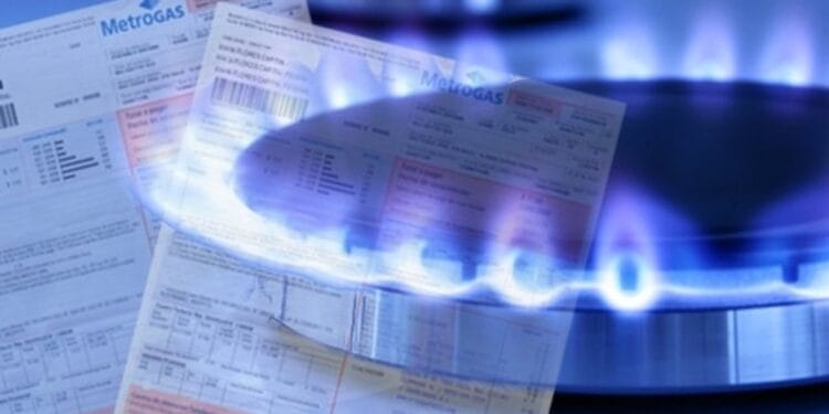 Cresc facturile la gaze! Cu cât vor scoate mai mult din buzunare românii