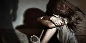 Un bărbat care putea să-i fie bunic unei minore, o exploata sexual. Seniorul a intrat pe mâna mascaților!