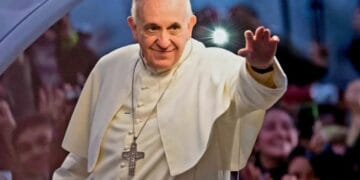 PAPA FRANCISC. Biserica este femeie și mamă, cu brațele deschise și mângâietoare asemenea Fecioarei Maria