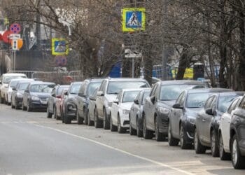 Orașele unde mașinile se mută singure. Fenomenul bizar care a speriat mulți șoferi. Ce se întâmplă de fapt?