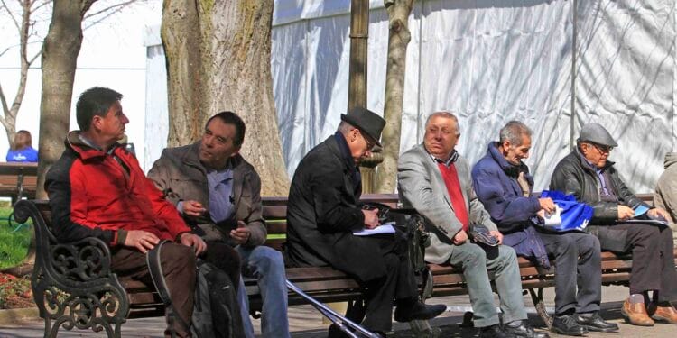 Pensia va rămâne un vis pentru milioane de persoane, chiar dacă au muncit ani buni!