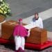Abia ACUM s-a aflat. România a trimis un obiect care a fost depus în sicriul papei Francisc