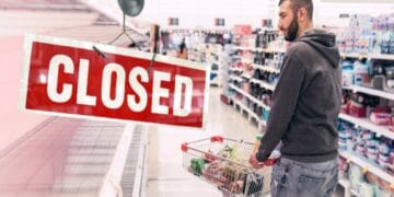 ADIO. Se închide cel mai mare supermarket. Toți clienții trebuie să știe, că produsele se vând la reduceri masive! Care este motivul?