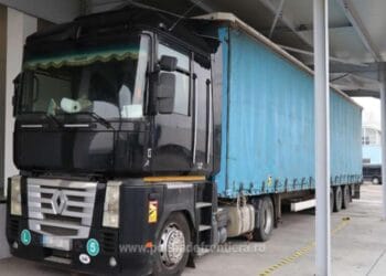 Captură imensă. O jumătate de milion de euro în joc. Ce s-a descoperit într-un Tir care transporta paleți