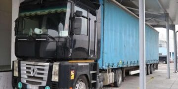 Captură imensă. O jumătate de milion de euro în joc. Ce s-a descoperit într-un Tir care transporta paleți