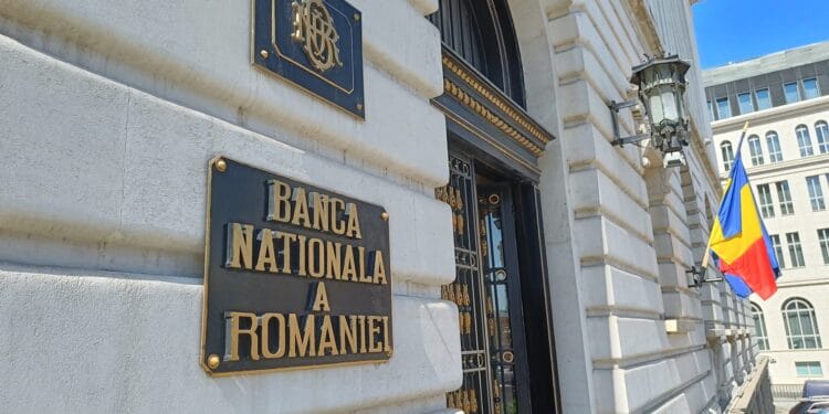 Guvernatorul BNR Mugur Isărescu: ”Stăm cu arma la picior, să nu se deterioreze lucrurile”