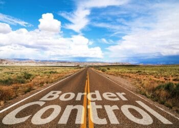 Atenționare de călătorie pentru unii români! Măsuri drastice la granițe