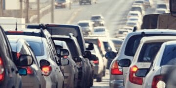 Codul Rutier vine cu o obligație pentru șoferi. Ce trebuie să faci dacă ai mașina înmatriculată în alt județ!