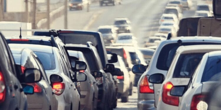 Codul Rutier vine cu o obligație pentru șoferi. Ce trebuie să faci dacă ai mașina înmatriculată în alt județ!