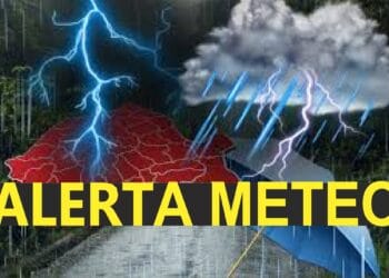 ALERTĂ METEO. S-a rupt Cerul. Grindină cât oul de porumbel. Vânt de te ridică de la sol