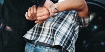 Bărbați reținuți pentru că vindeau droguri pe site-uri de socializare. Așa au intrat în atenția oamenilor legii!