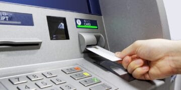 Vrei să retragi bani de la bancomat? Se schimbă regulile. Iată ce s-a schimbat!