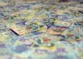 Vor intra 800 de LEI în conturile românilor. Noua regulă de la Guvern e bănoasă