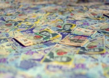 Vor intra 800 de LEI în conturile românilor. Noua regulă de la Guvern e bănoasă