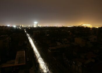 Se oprește curentul în mai multe localități din România. Cât timp lovește blestemul negru în aceste zone!