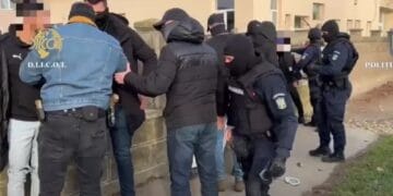 Olandezi reținuți în România! Respectivii transportau droguri! Marfa era depozitată în două genți