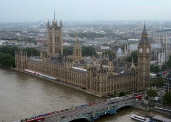 Reguli noi care schimbă radical sistemul de imigrație! Ce trebuie să știe românii!