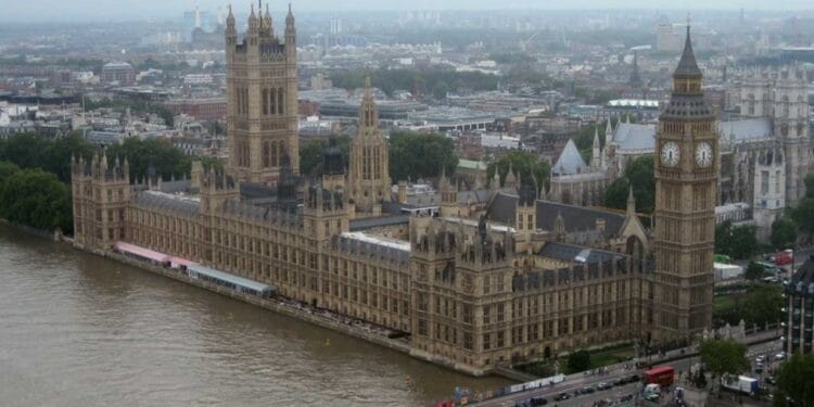 Reguli noi care schimbă radical sistemul de imigrație! Ce trebuie să știe românii!