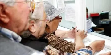 Vești bune pentru pensionari! Cresc pensiile! Ce categorie de români se încadrează!