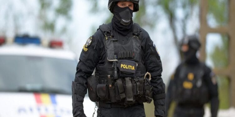 Suspiciuni de delapidare la Primărie. Persoane acuzate că au furat bani. Percheziții de amploare!