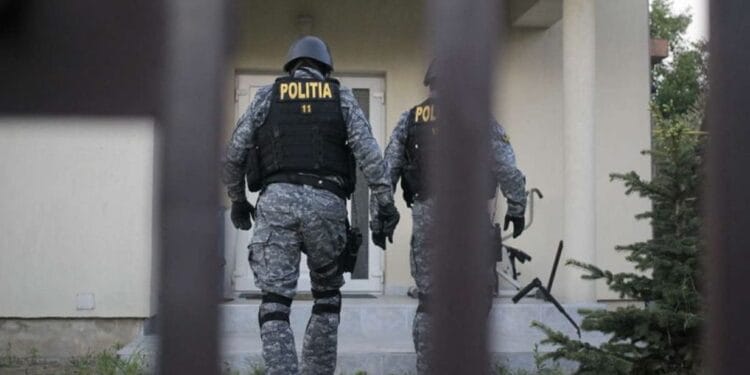 Reținuți pentru trafic de droguri de mare risc! Băgau marfa în țară prin intermediul curierilor!