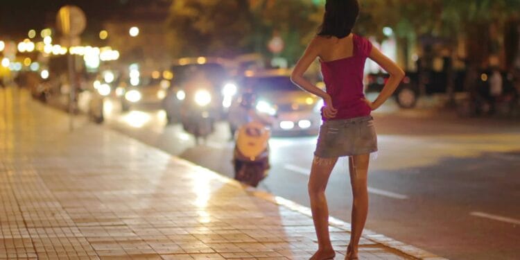 Peste 20 de femei traficate! Victimele întrețineau relații sexuale pe raza mai multor țări. Banii reveneau proxeneților!