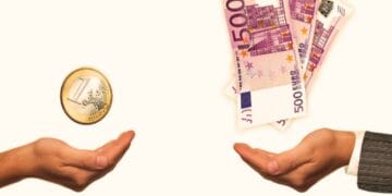 Se oferă un salariu de aproape 5.000 de euro. Ce trebuie să facă românii care vor să se angajeze pentru a primi acești bani, lunar