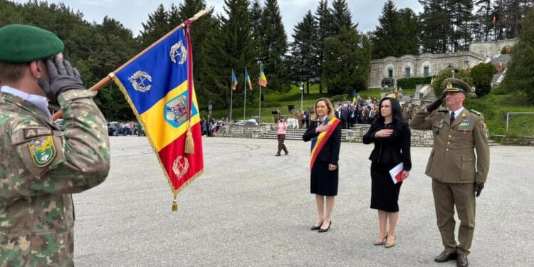 Ministrul Muncii, Simona Bucura Oprescu a primit onorul la Mausoleul Mateiaș, de Ziua Eroilor. E pentru prima dată când un om de stat din Argeș face acest lucru