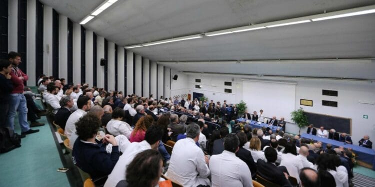 Locuri gratuite la o Universitate. Se oferă și acces la programe internaționale de mobilitate