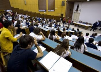Facultate fără BAC! Acum este posibil! Lista cu școlile ce pot fi urmate în aceste condiții