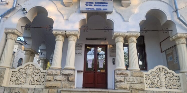 Record de prezență la secțiile de votare din România. Oamenii dau buluc pentru a-și exercita dreptul!