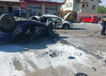 Grav accident rutier! Patru mașini implicate! Un copil de 11 ani a murit, iar două persoane sunt rănite!